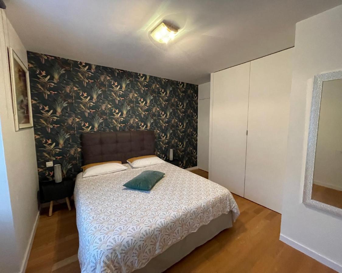 Chez Cathy Et Leo Bed & Breakfast ดีน็อง ภายนอก รูปภาพ