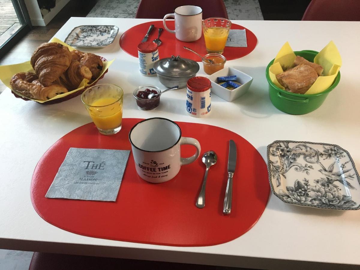Chez Cathy Et Leo Bed & Breakfast ดีน็อง ภายนอก รูปภาพ
